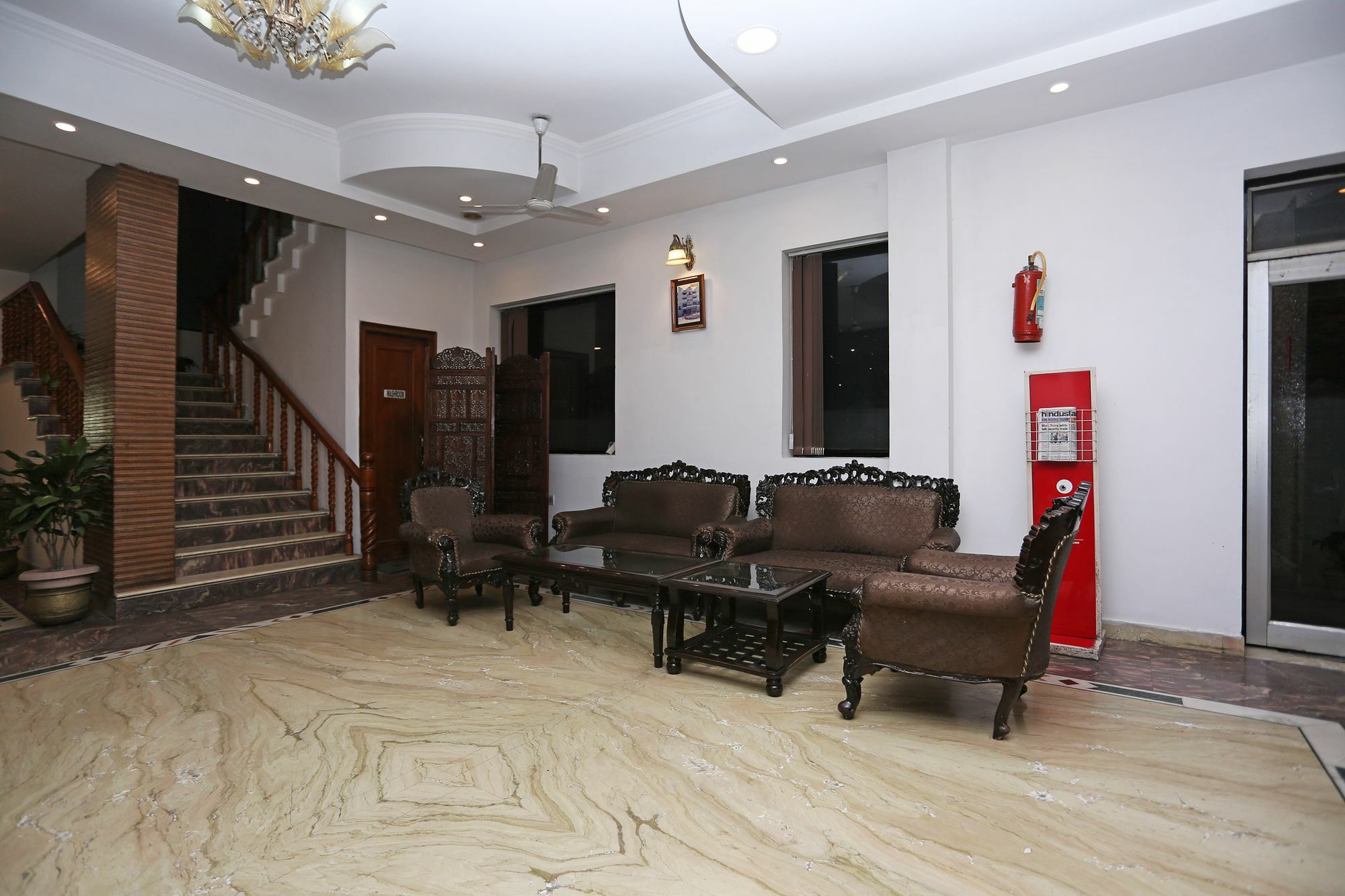 Oyo 10072 Hotel Amrit Regency Dehradun Eksteriør billede