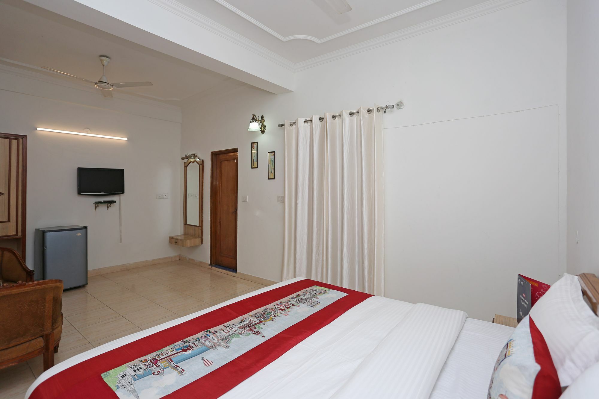 Oyo 10072 Hotel Amrit Regency Dehradun Eksteriør billede